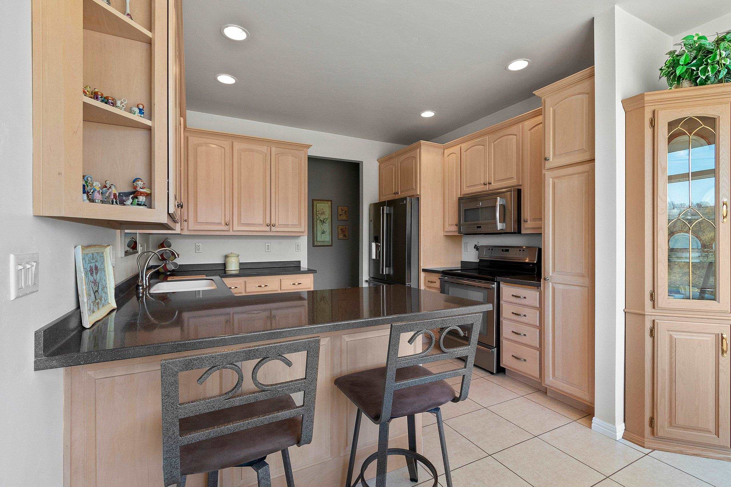 1653 Remington Ridge Way De Pere, WI 54115 - Photo 3 of 58