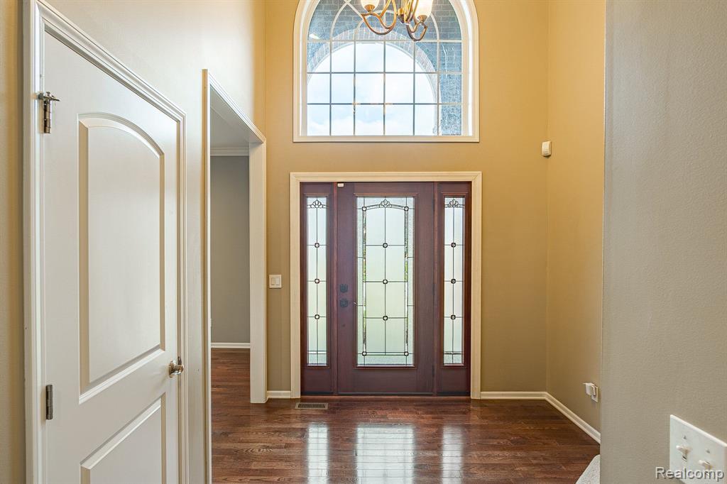 3607 Hogan Circle Rochester, MI 48307 - Photo 3 of 37