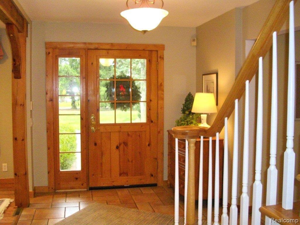 2010 Redding Road Birmingham, MI 48009 - Photo 4 of 12 Gracious Foyer