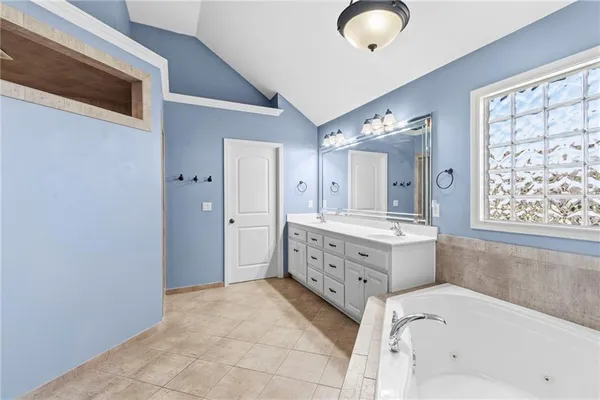 $600,000 | 17790 Northwest 130th Street, Platte City, MO 64079