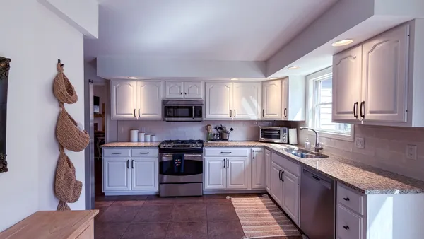 $399,900 | 2902 Greystone Place, Champaign, IL 61822