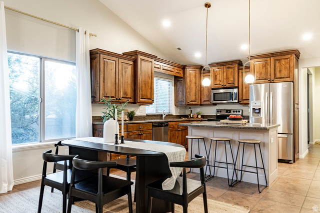 775 Lazy Oak Way Sandy, UT 84070 - Photo 11 of 49