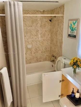 $2,150 | 7345 West 4th Avenue, Unit 203, Hialeah, FL 33014