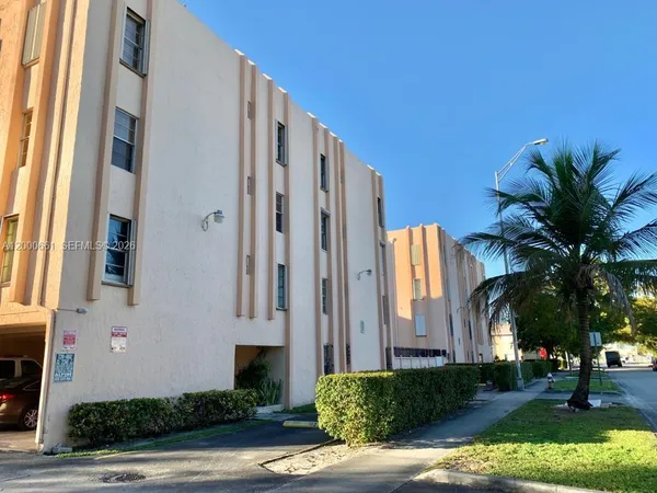 $2,150 | 7345 West 4th Avenue, Unit 203, Hialeah, FL 33014