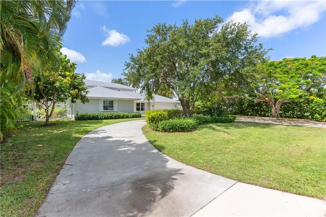 $1,920,000 | 25 Park Avenue, Vero Beach, FL 32960