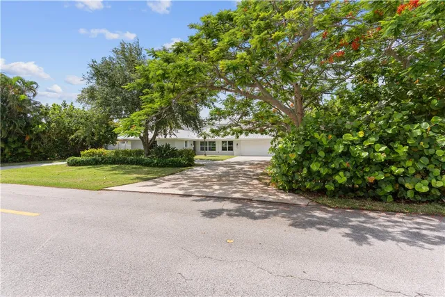 $1,920,000 | 25 Park Avenue, Vero Beach, FL 32960