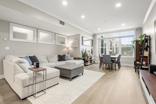 $999,000 | 353 Summer Street, Unit 310, Somerville, MA 02144