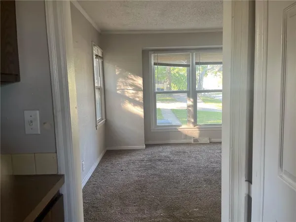 $129,000 | 1025 East 84th Terrace, Kansas City, MO 64131