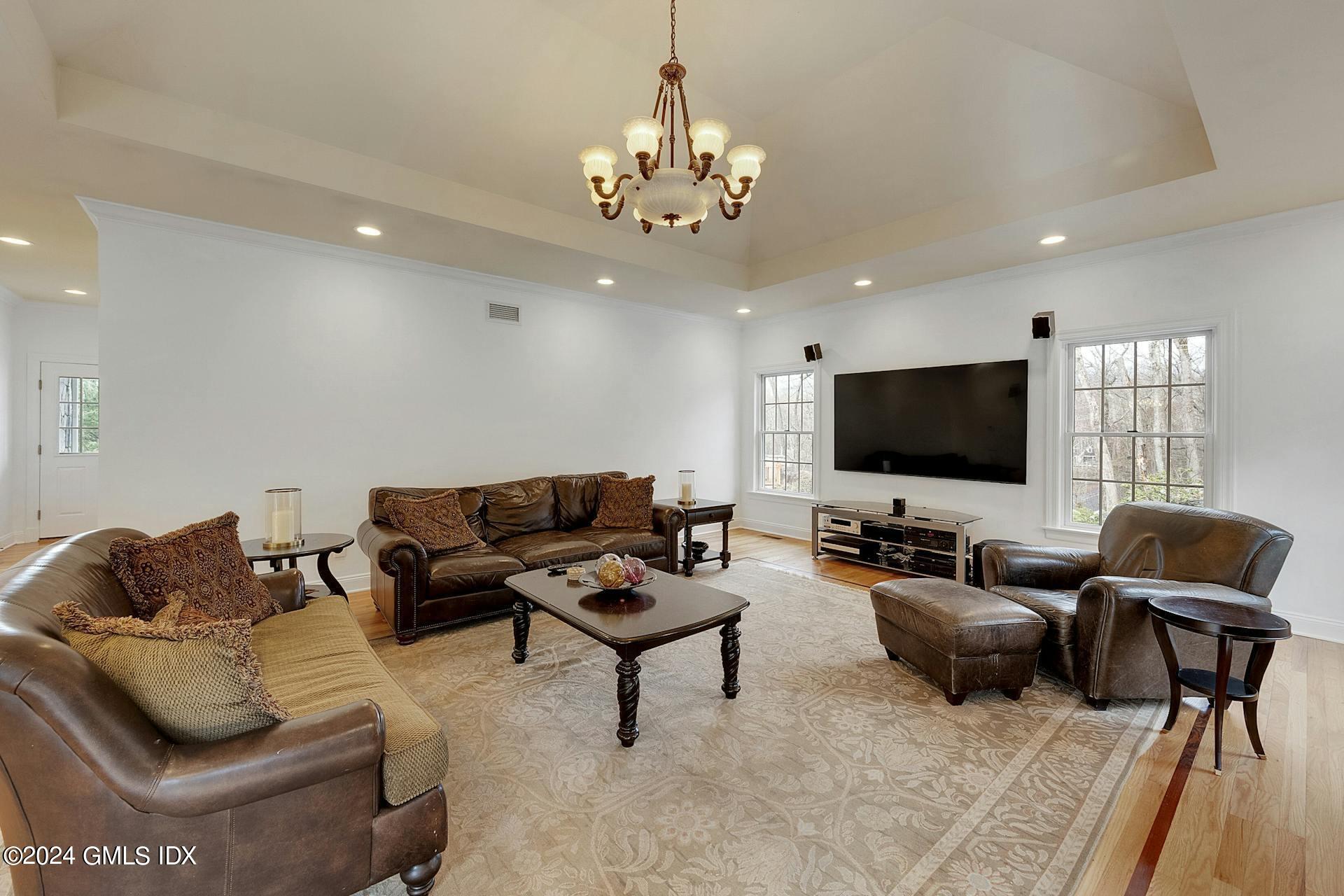 379 Briar Brae Road Stamford, CT 06903 - Photo 11 of 39 9A
