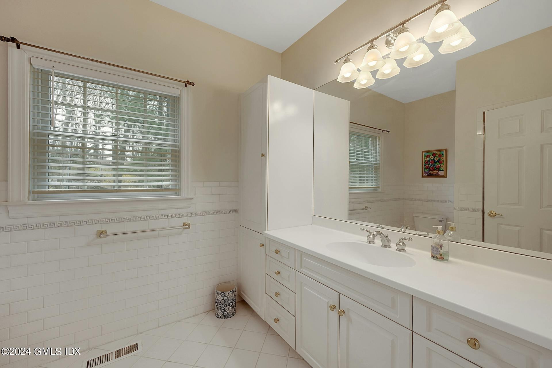 379 Briar Brae Road Stamford, CT 06903 - Photo 16 of 39 14A