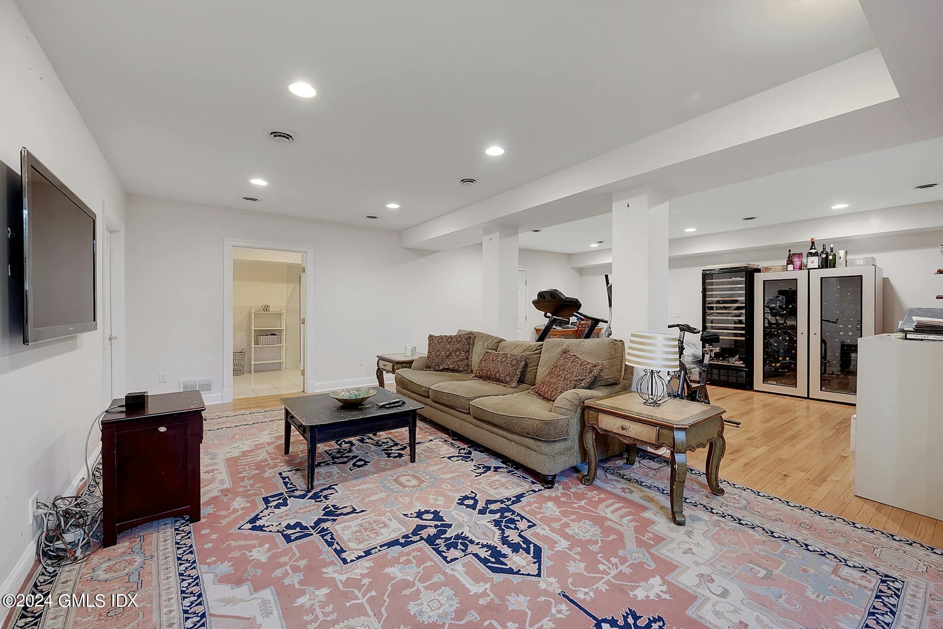 379 Briar Brae Road Stamford, CT 06903 - Photo 28 of 39 26A