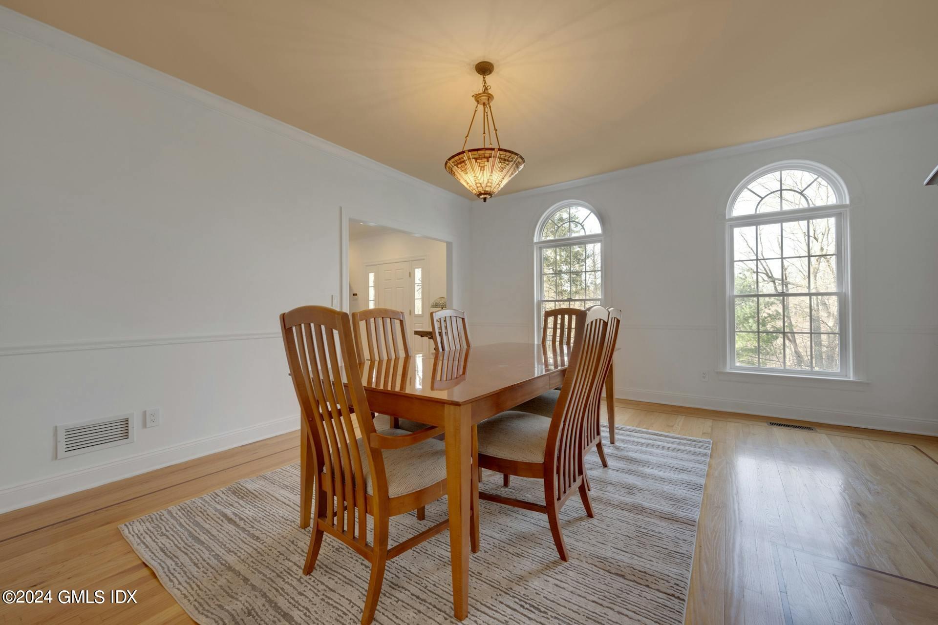379 Briar Brae Road Stamford, CT 06903 - Photo 4 of 39 4A