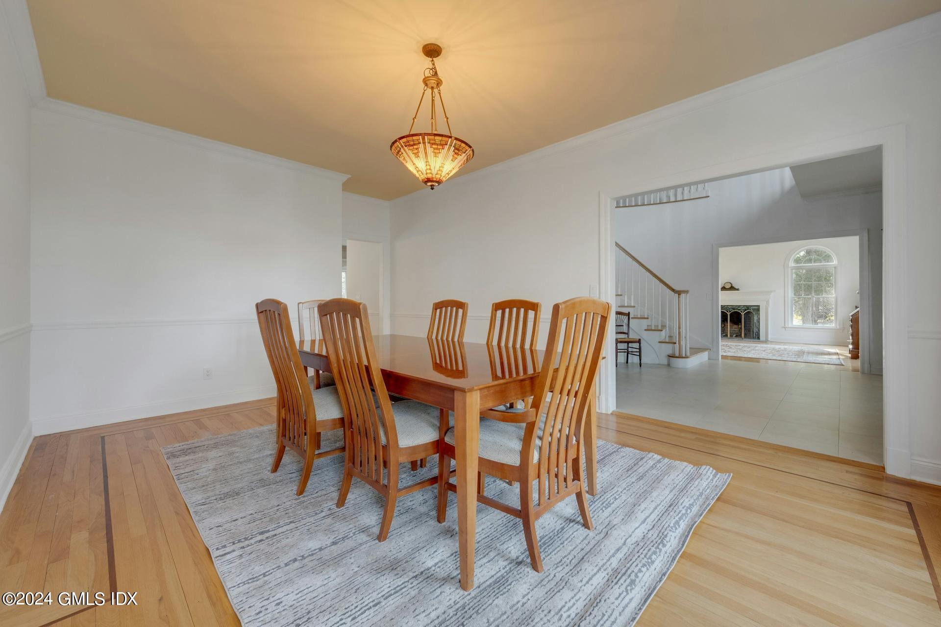 379 Briar Brae Road Stamford, CT 06903 - Photo 5 of 39 4AA