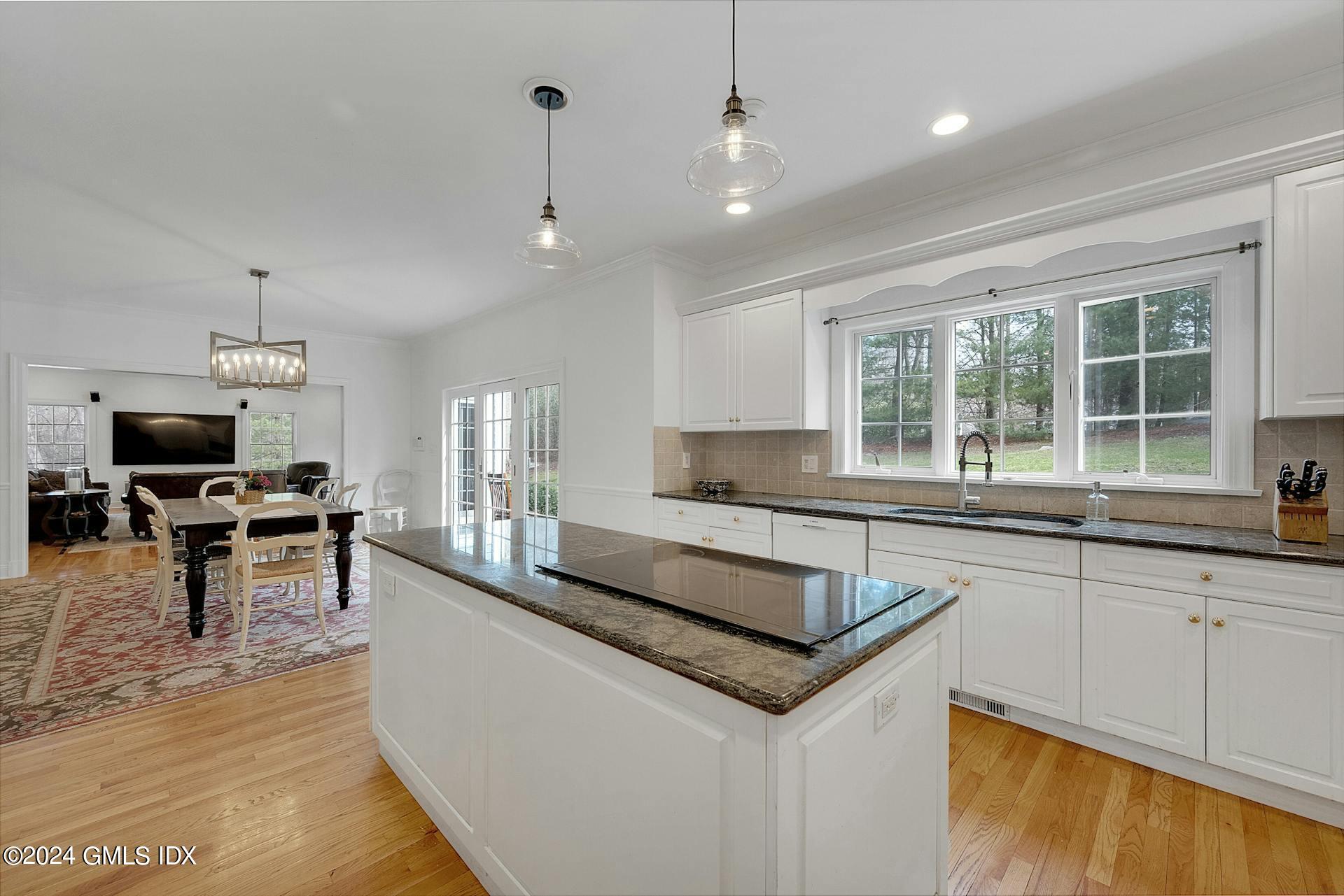 379 Briar Brae Road Stamford, CT 06903 - Photo 8 of 39 7A