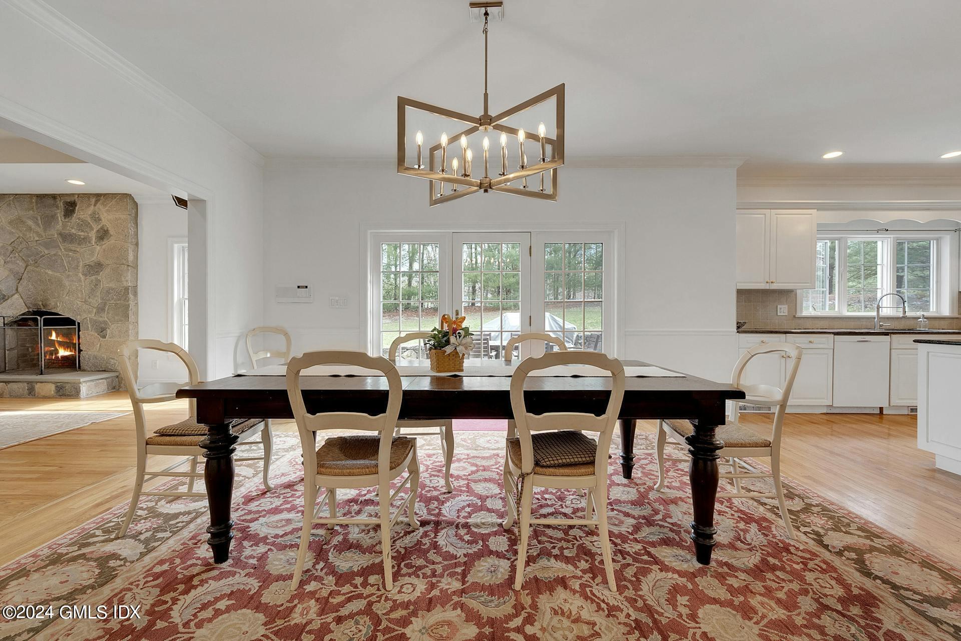 379 Briar Brae Road Stamford, CT 06903 - Photo 10 of 39 8AA