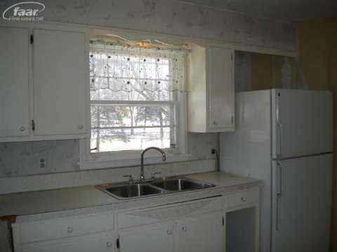 6184 Flushing Road Flushing, MI 48433 - Photo 3 of 7 20395794-2.JPG