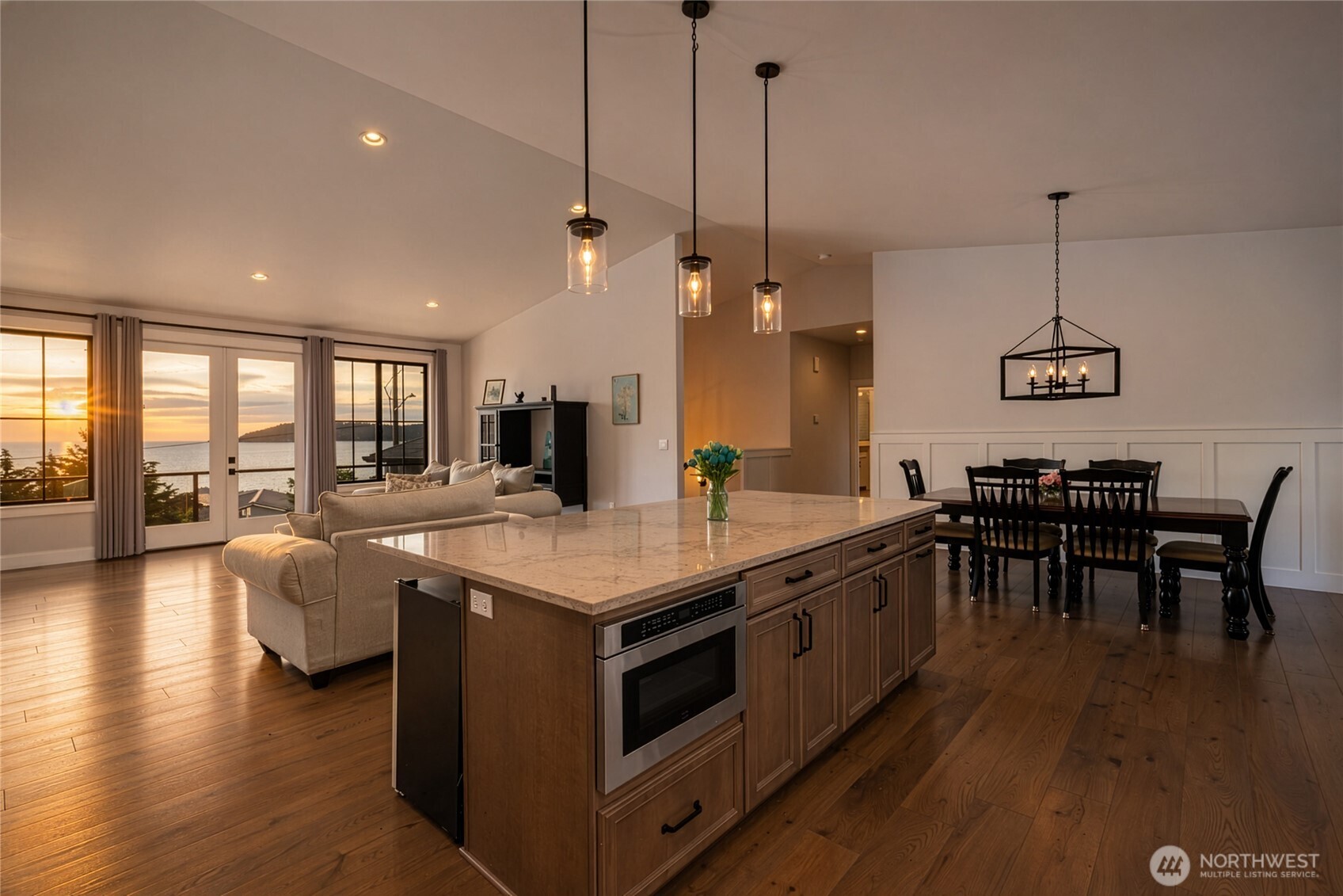 4616 Anaco Beach Road Anacortes, WA 98221 - Photo 5 of 37