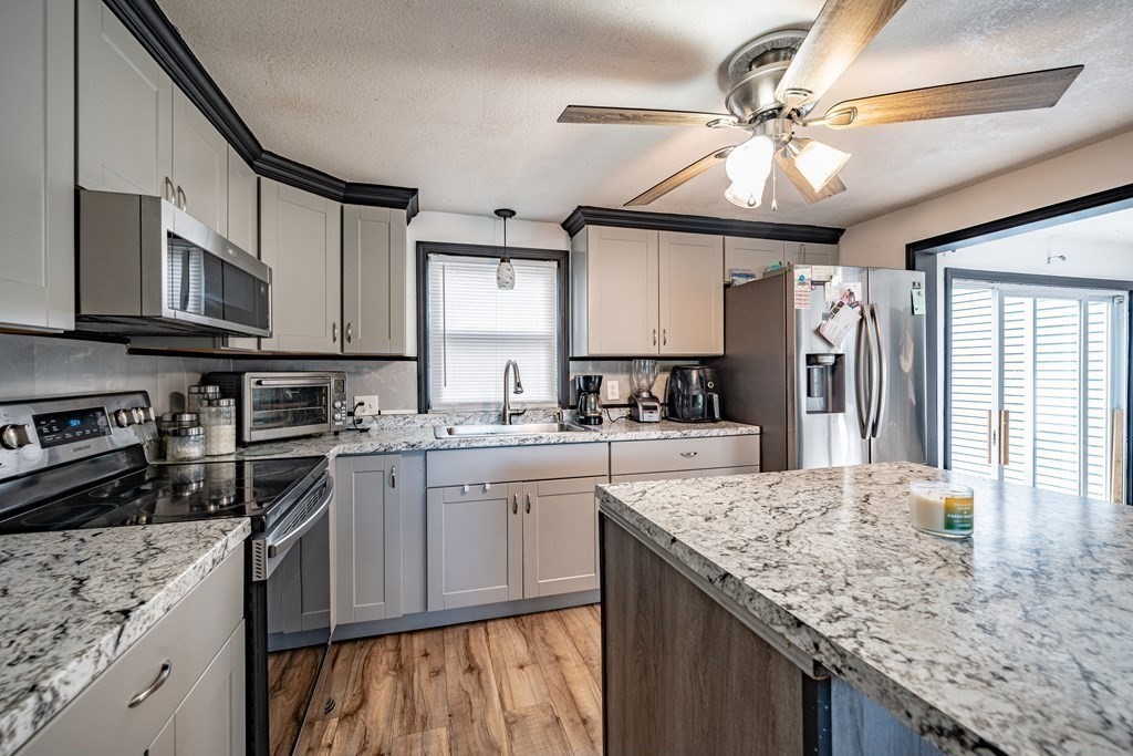 1247 Page Boulevard Springfield, MA 01104 - Photo 6 of 31 Gallery Image 6
