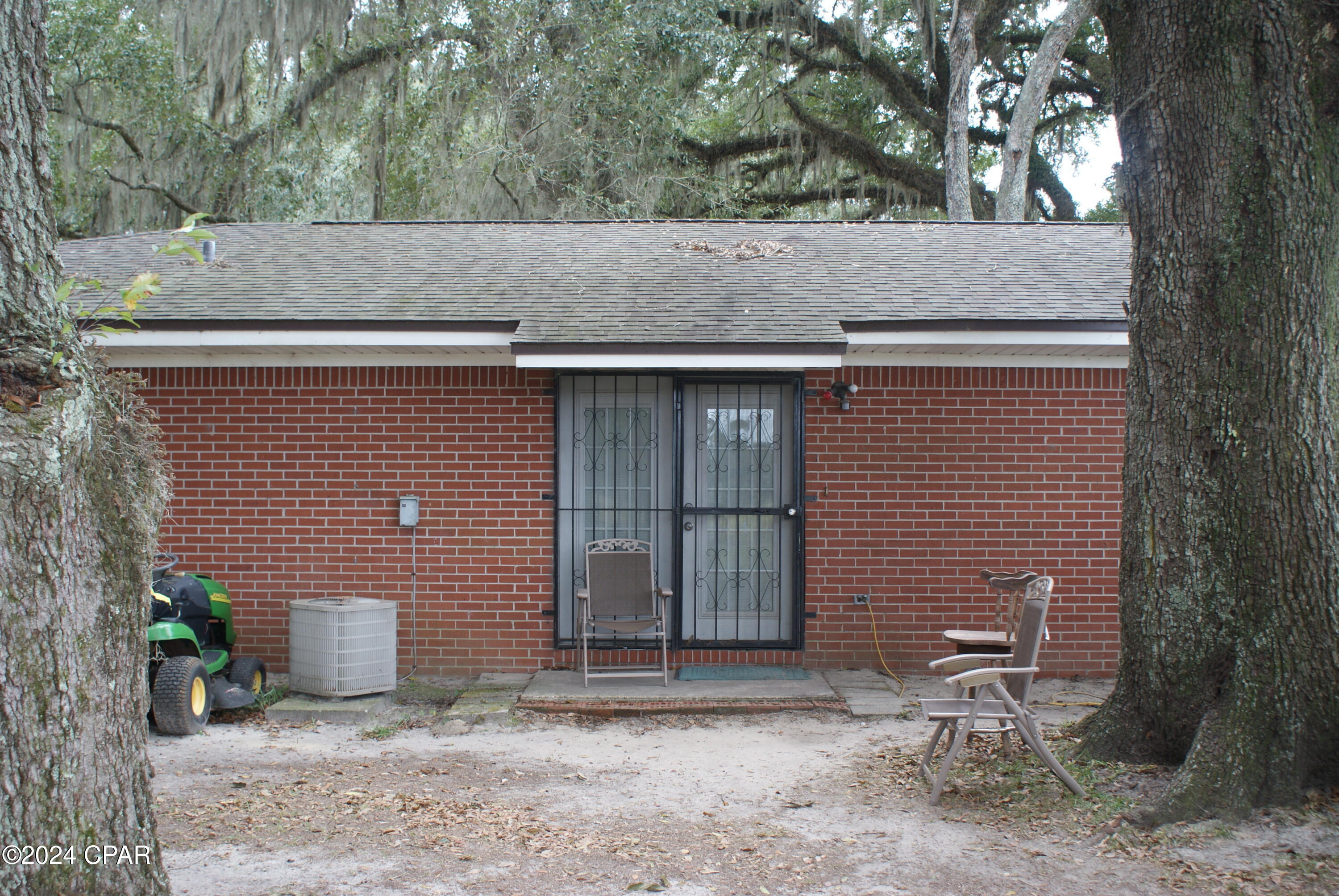5728 Snow Hill Road Malone, FL 32445 - Photo 3 of 15
