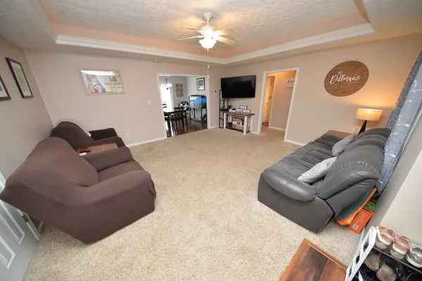 $228,000 | 401 East Beacon Court, Mount Vernon, IL 62864