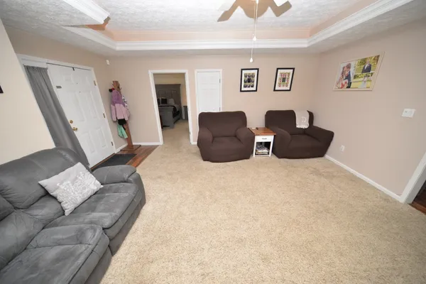 $228,000 | 401 East Beacon Court, Mount Vernon, IL 62864