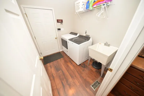 $228,000 | 401 East Beacon Court, Mount Vernon, IL 62864