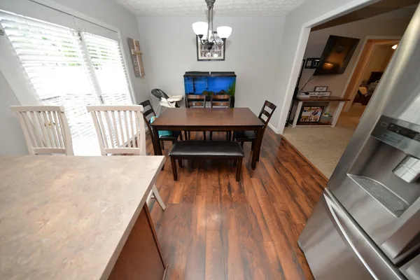 $228,000 | 401 East Beacon Court, Mount Vernon, IL 62864