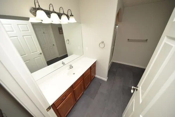 $228,000 | 401 East Beacon Court, Mount Vernon, IL 62864