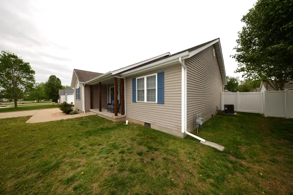 $228,000 | 401 East Beacon Court, Mount Vernon, IL 62864