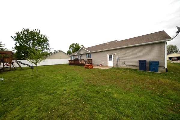 $228,000 | 401 East Beacon Court, Mount Vernon, IL 62864