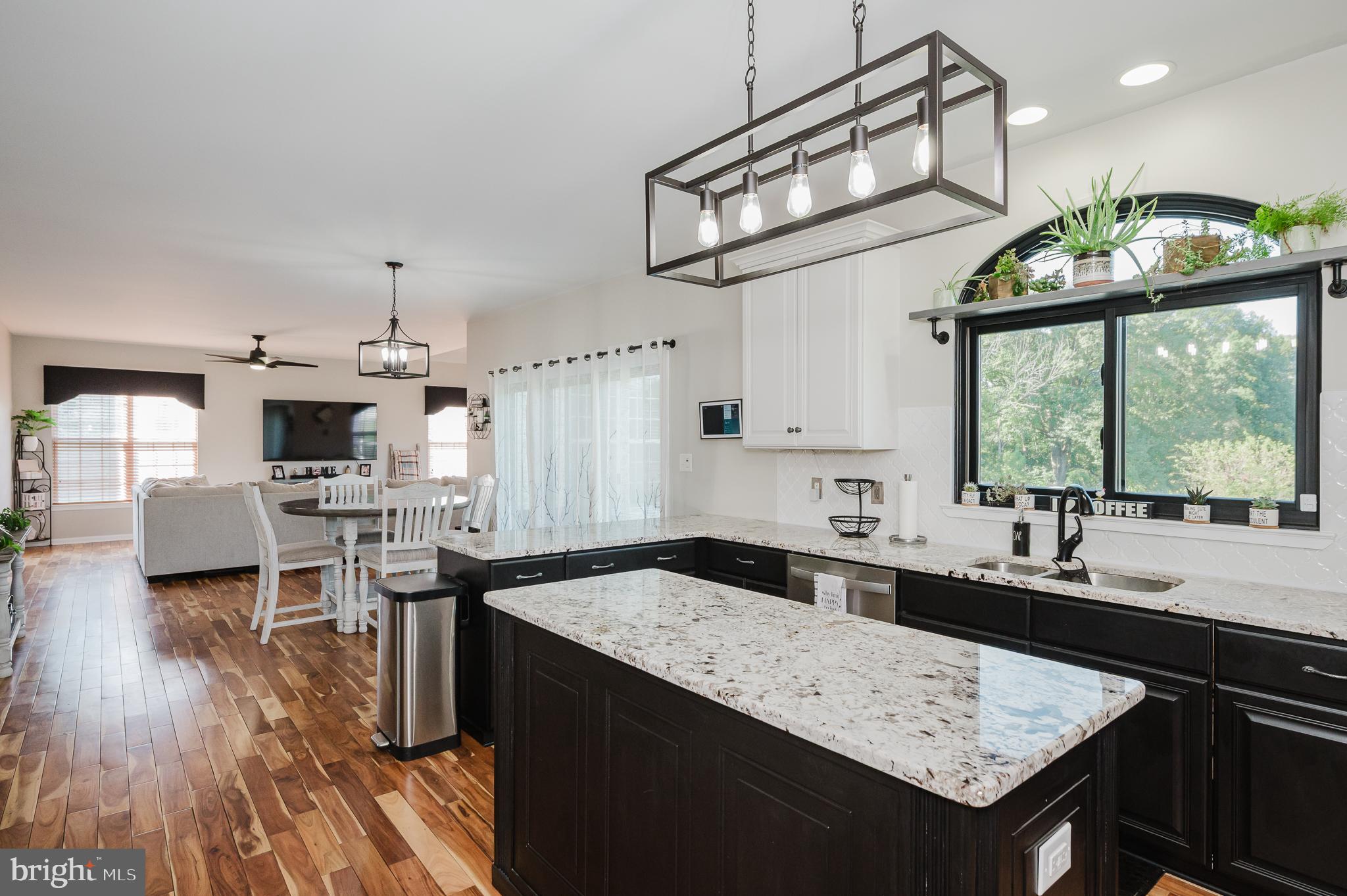 35 South View Road Rising Sun, MD 21911 - Photo 21 of 93 Large center island