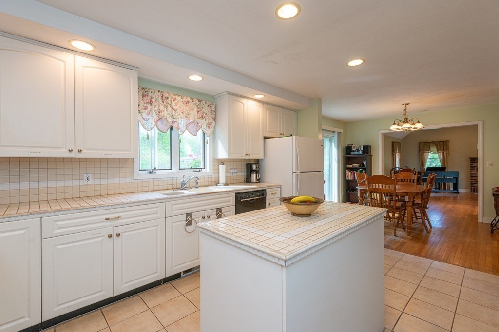389 Linebrook Road Ipswich, MA 01938 - Photo 12 of 42