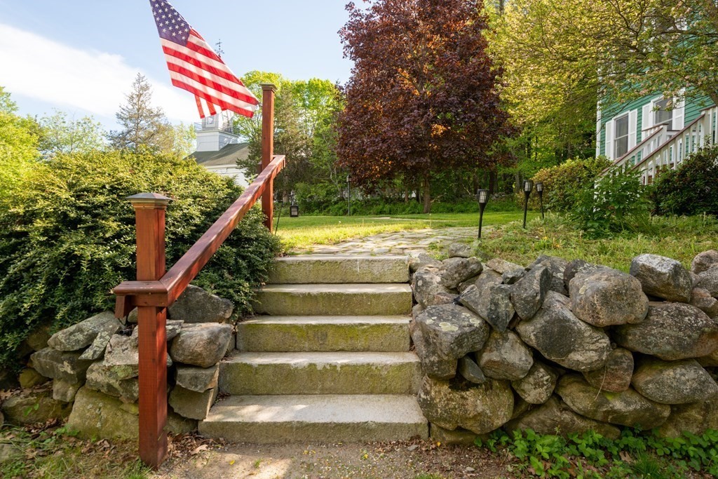 389 Linebrook Road Ipswich, MA 01938 - Photo 3 of 42