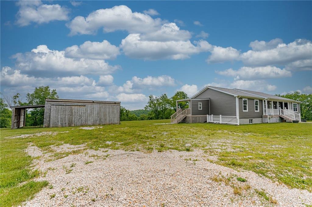 1301 Hopewell Ridge Road Sycamore, PA 15364 - Photo 3 of 23