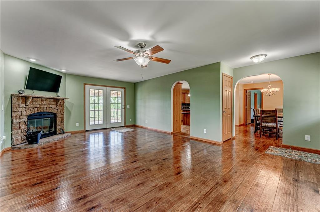 1301 Hopewell Ridge Road Sycamore, PA 15364 - Photo 4 of 23