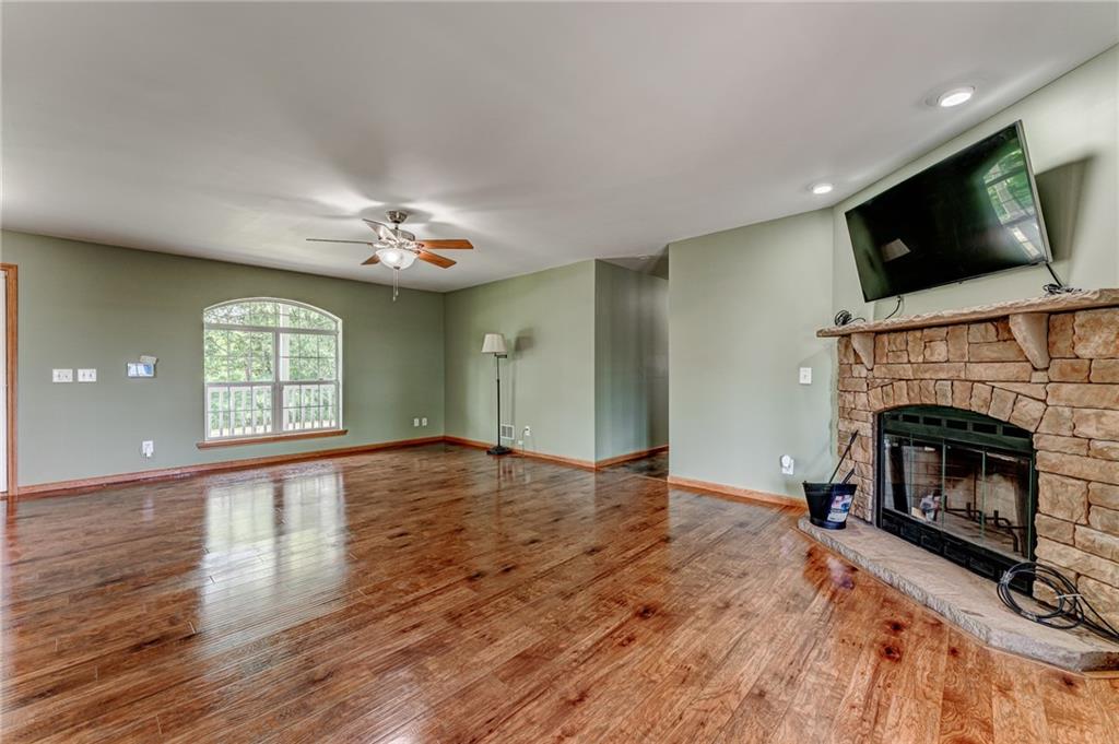 1301 Hopewell Ridge Road Sycamore, PA 15364 - Photo 5 of 23