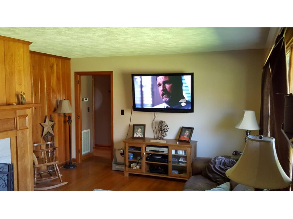 770 Jockey Road Chuckey, TN 37641 - Photo 16 of 26 Great LivingFamily Room