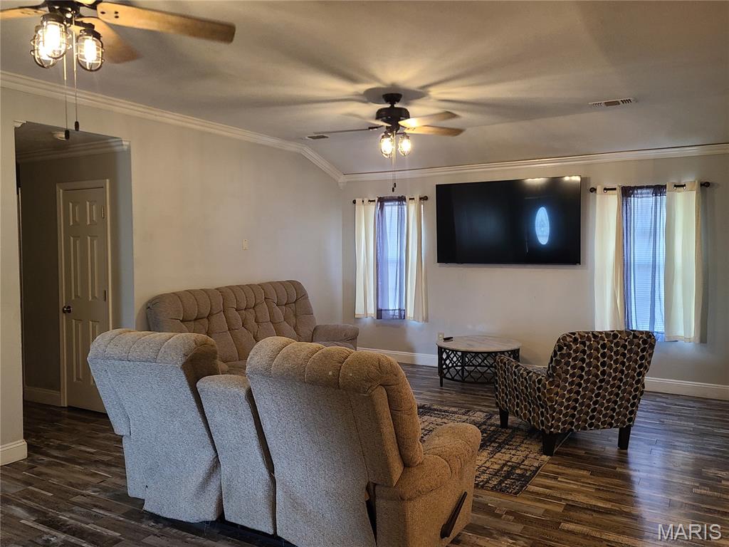 1308 Susan Street Dexter, MO 63841 - Photo 2 of 19