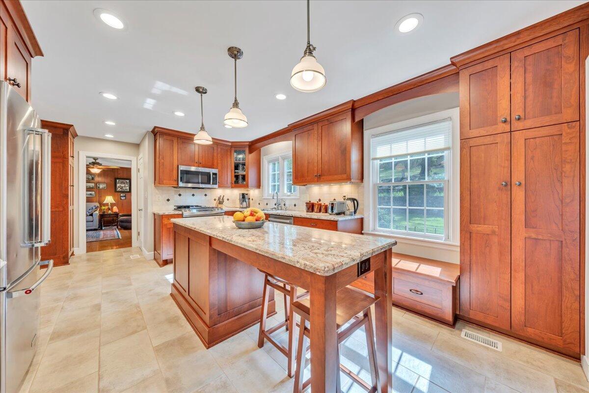 3964 Winding Way Road Southwest Roanoke, VA 24015 - Photo 18 of 68 14-MIB04335