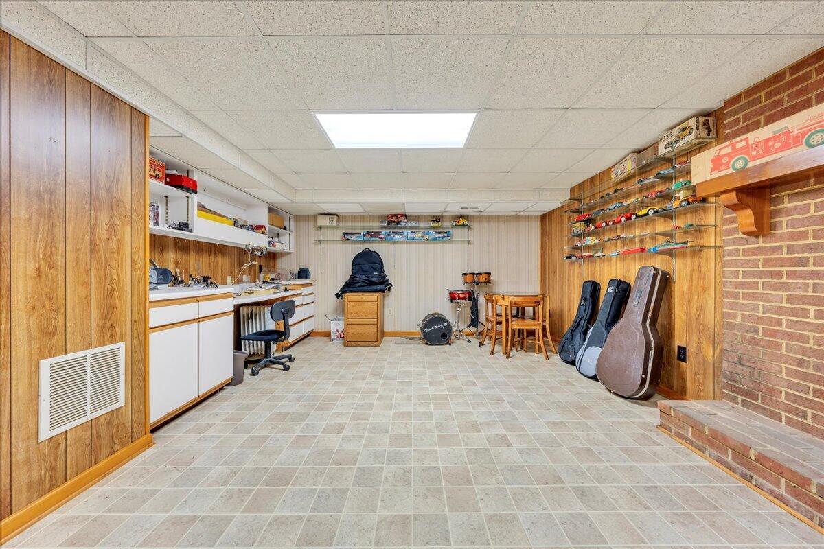 3964 Winding Way Road Southwest Roanoke, VA 24015 - Photo 42 of 68 38-MIB04419