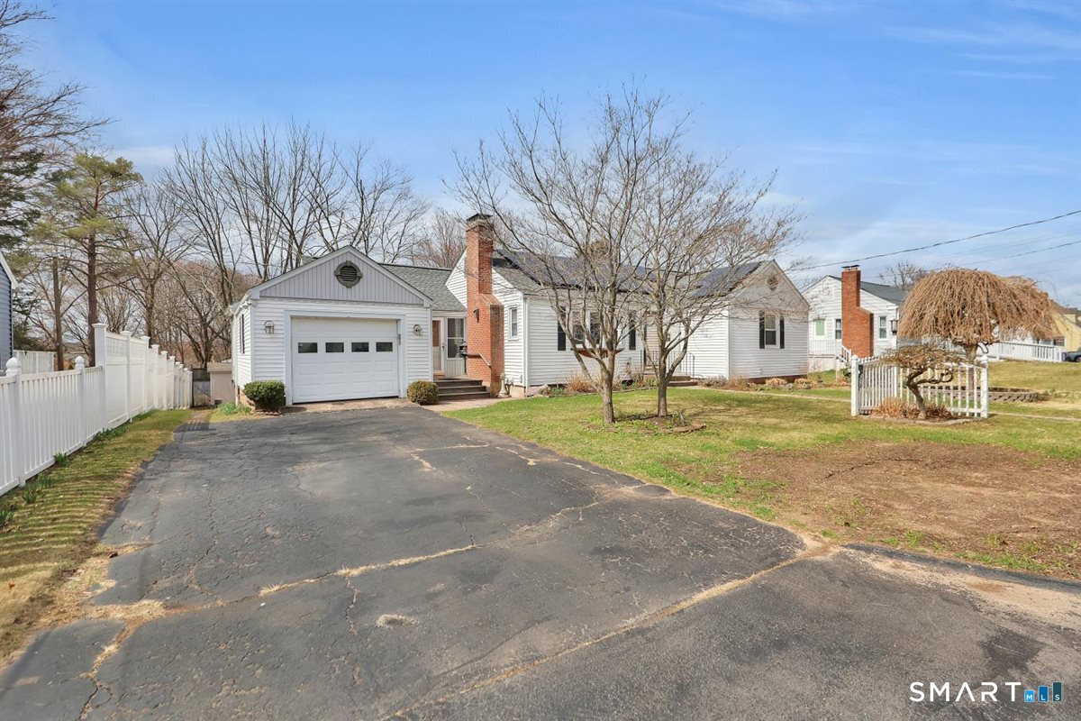 69 Denison Road Middletown, CT 06457 - Photo 2 of 42