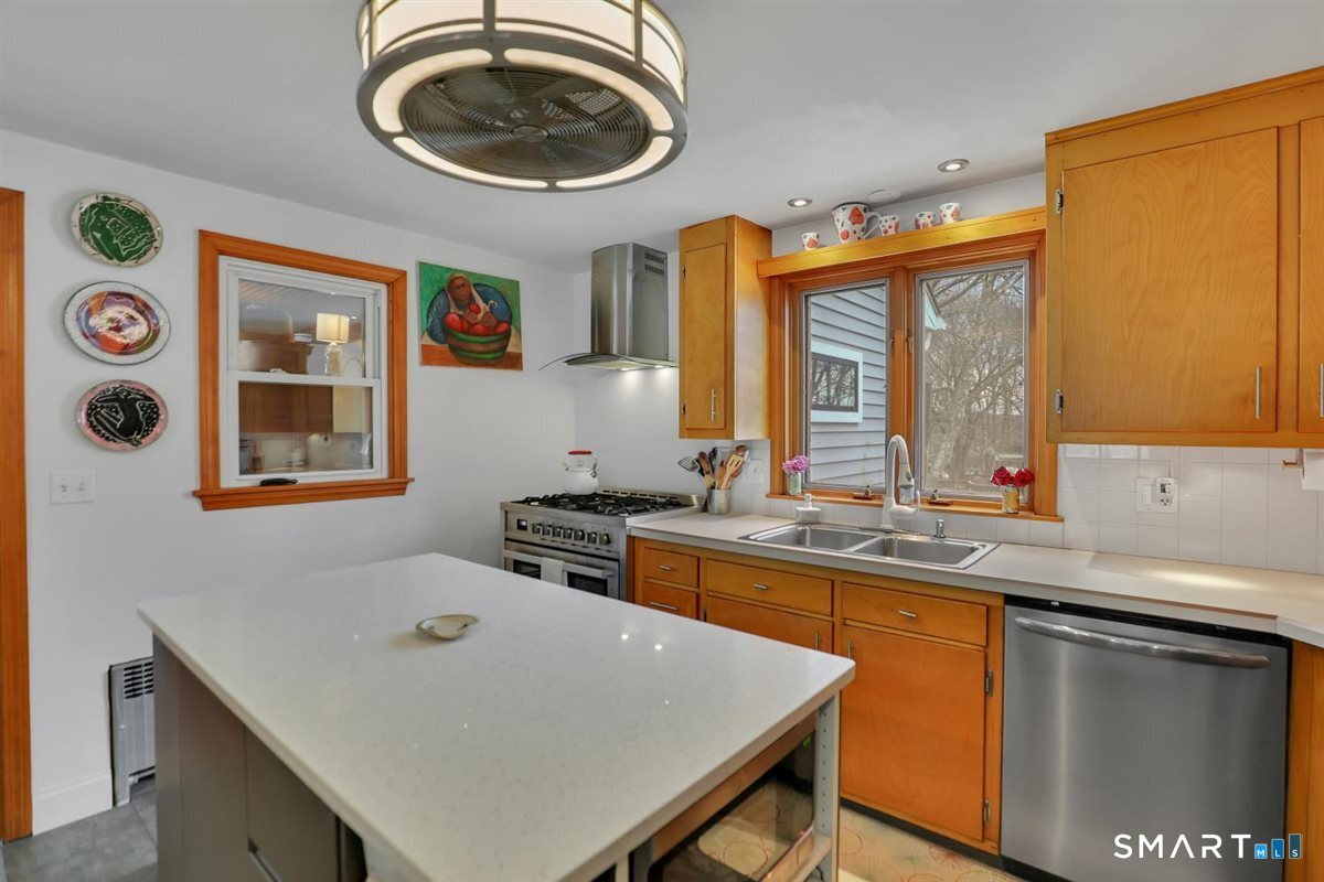 69 Denison Road Middletown, CT 06457 - Photo 9 of 42