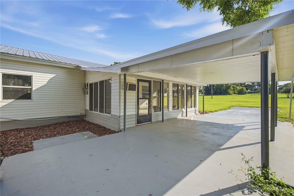 4950 Southeast 112th Street Road Belleview, FL 34420 - Photo 3 of 32