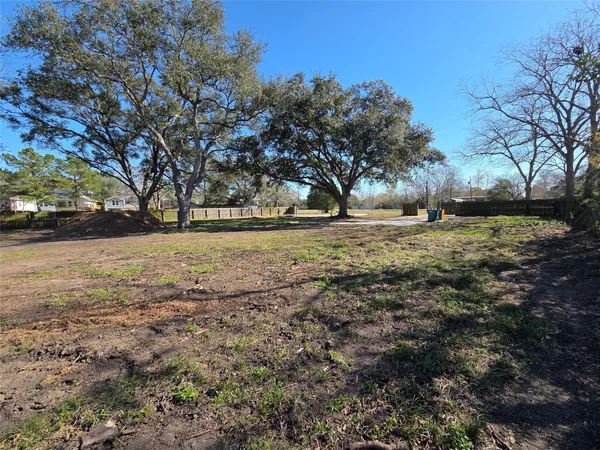 $2,400 | 414 Gordy Road, Bacliff, TX 77518