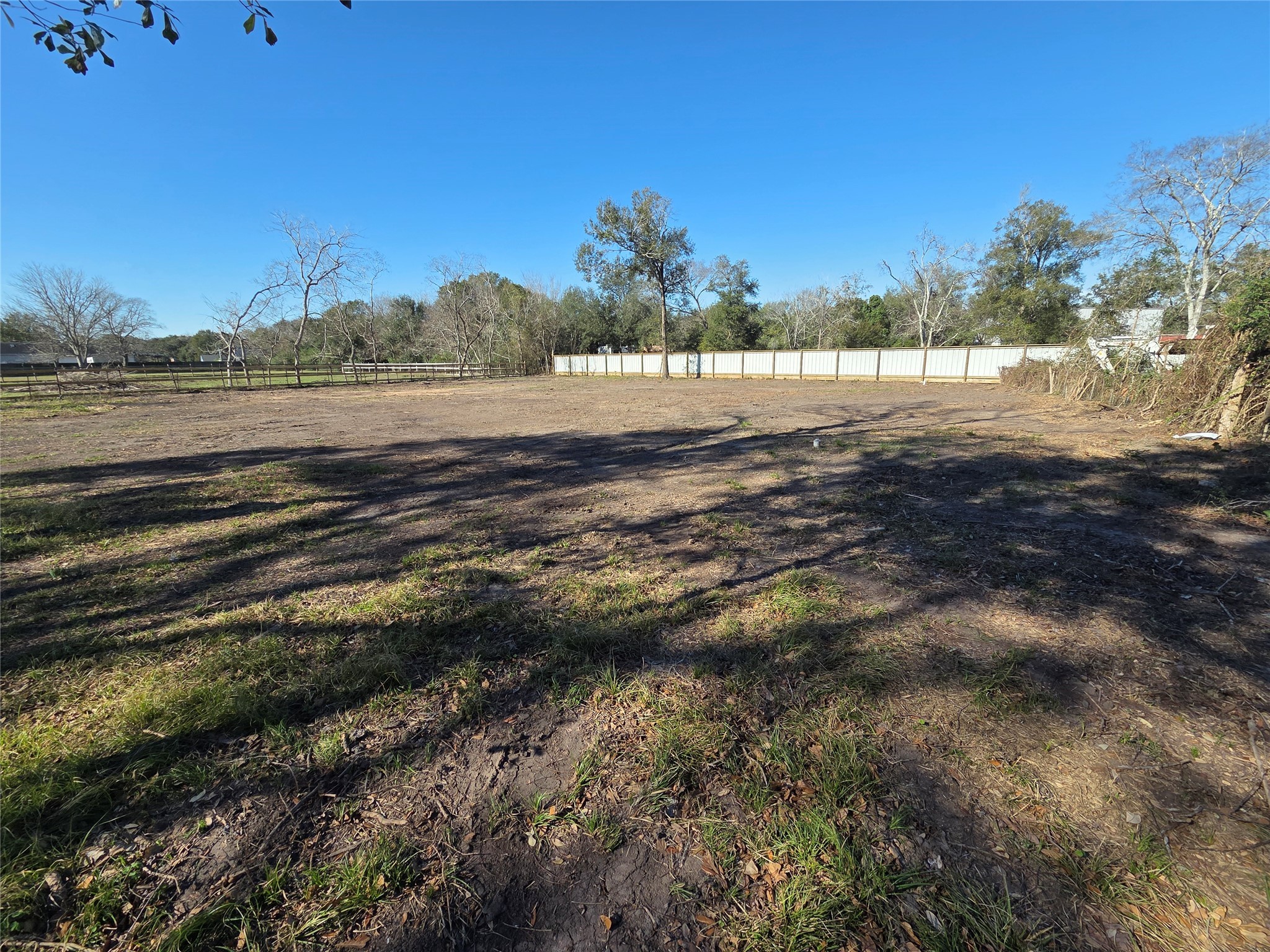 414 Gordy Road Bacliff, TX 77518 - Photo 7 of 12 a view of a yard with an ocean