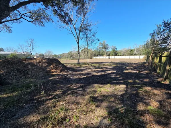 $2,400 | 414 Gordy Road, Bacliff, TX 77518