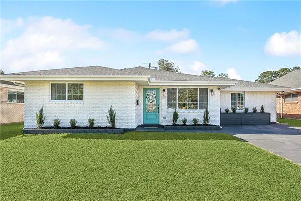 $425,000 | 37 Gretna Boulevard, Gretna, LA 70053