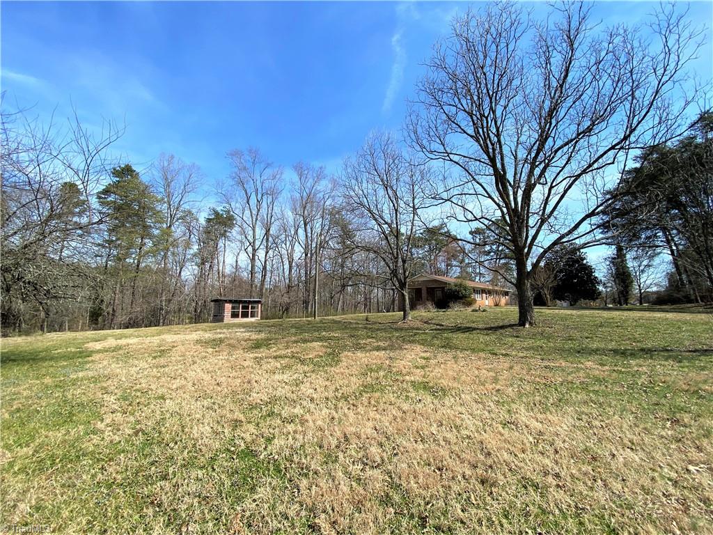 912 Rierson Road Madison, NC 27025 - Photo 28 of 37 Side yard