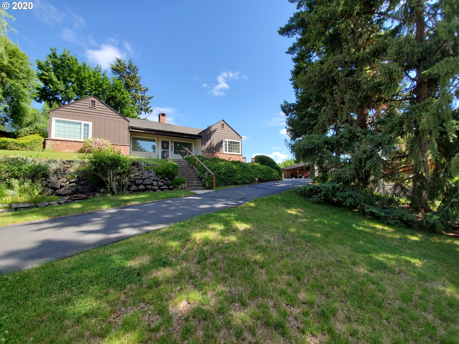 205 Spring Street La Grande, OR 97850 - Photo 1 of 23 Gallery Image 1