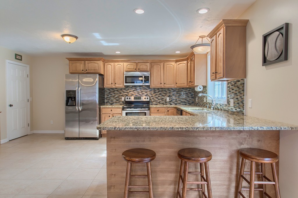 20 Deepdale Road Worcester, MA 01606 - Photo 8 of 24 Gallery Image 8